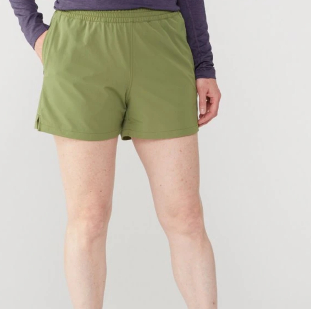 Outdoor Voices RecTrek 4" Shorts Size medium NWT